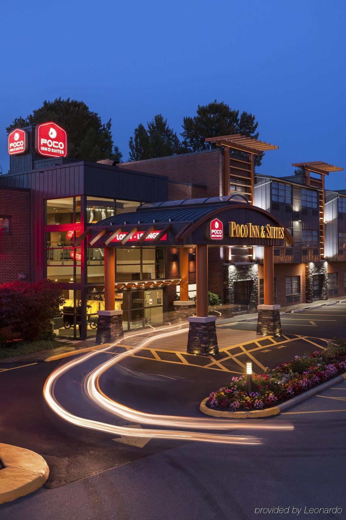 Poco Inn And Suites Hotel And Conference Center Port Coquitlam Exteriör bild