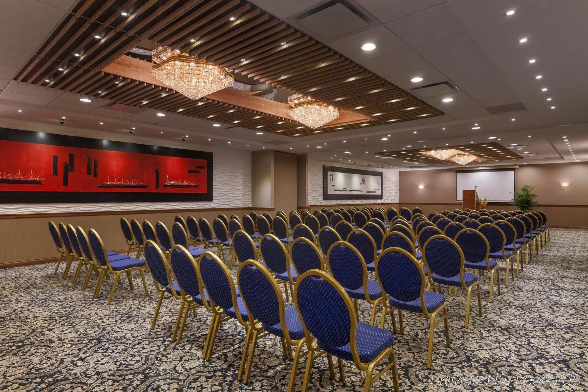 Poco Inn And Suites Hotel And Conference Center Port Coquitlam Exteriör bild